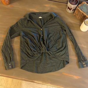 Cropped with a twist plaid long sleeve shirt